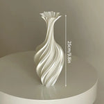 vase décoratif moderne minimaliste motif ondulé spirale opaque fleurs lilas violet table maison salon