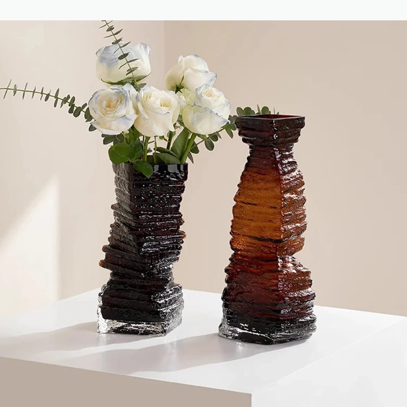 vase verre texturé moderne transparent gris noir fleurs artificielles décoration intérieure minimaliste