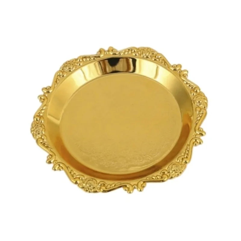 assiettes or argent ornements floraux gravure classique baroque bijoux bracelet boucles doreilles bague collier