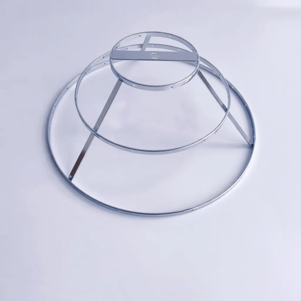 support lampe moderne minimaliste structure circulaire argenté doré barres horizontales verticales opacité fixations invisibles
