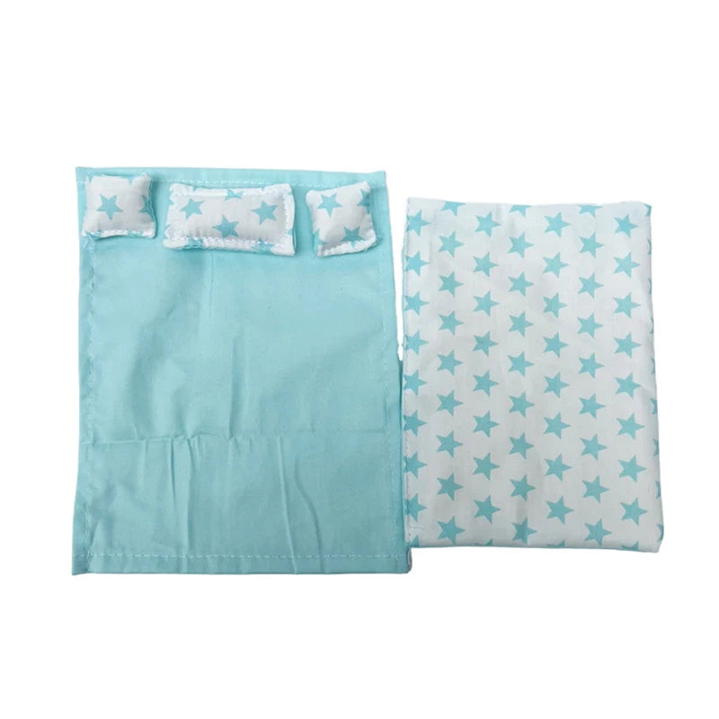 lit bébé poupée ensemble literie rose bleu couverture oreillers motifs coeurs cerises poisson doux