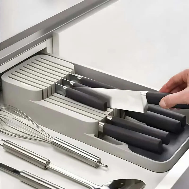 rangements couteaux cuisine empilables poignées colorées lames noires modernes pratiques multifonctionnels