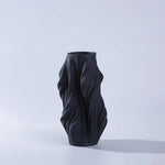 Vase contemporain porcelaine blanche noire bleue plissé moderne simple decoration table