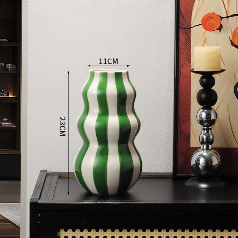 vase table céramique moderne rayé bleu rouge vert blanc noir