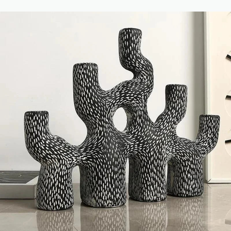 décoration moderne sculpture abstraite noire blanche décoration intérieure vase stylisé branché
