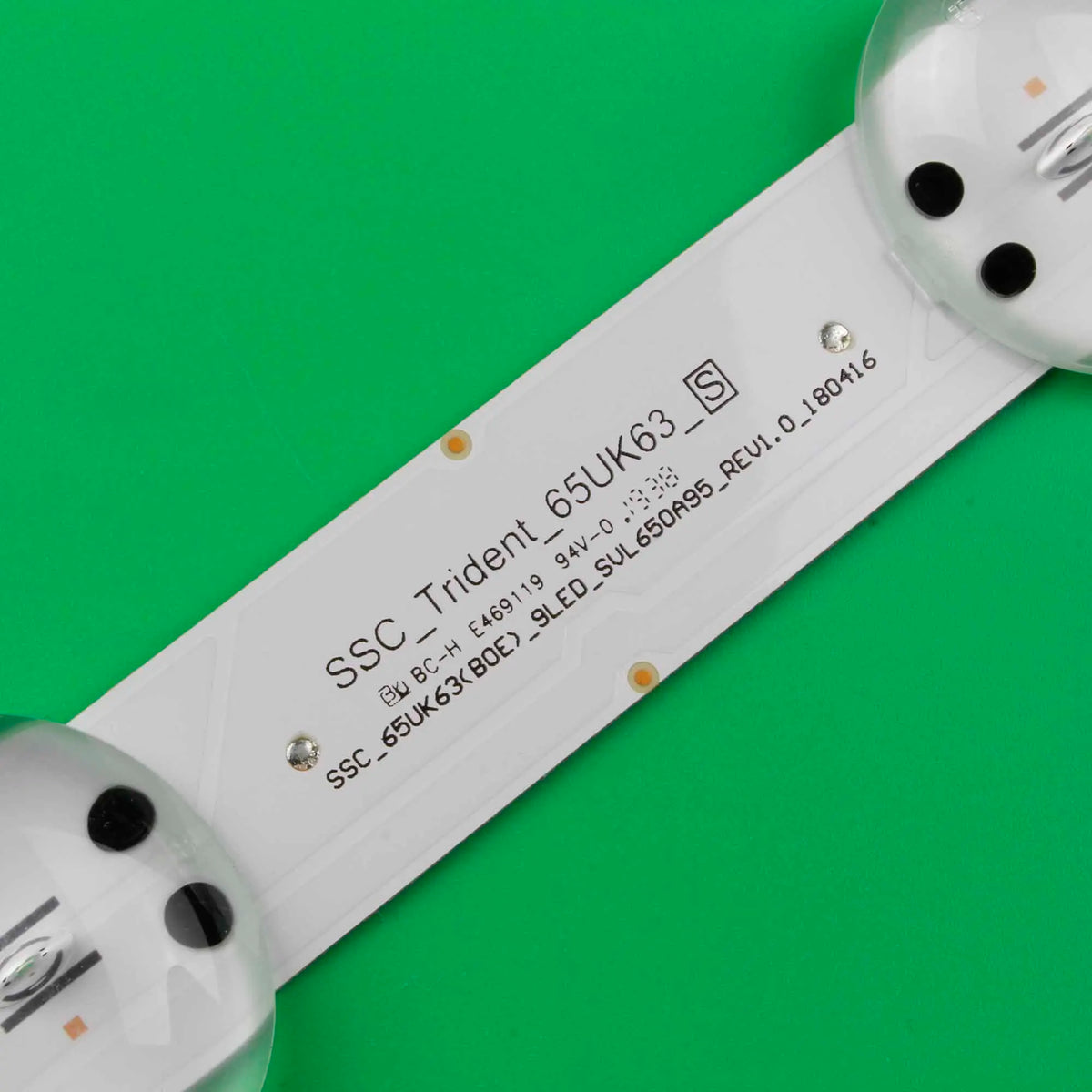 ruban led blanc adhésif moderne ampoules led éclairage industriel aluminium certifications flux lumineux