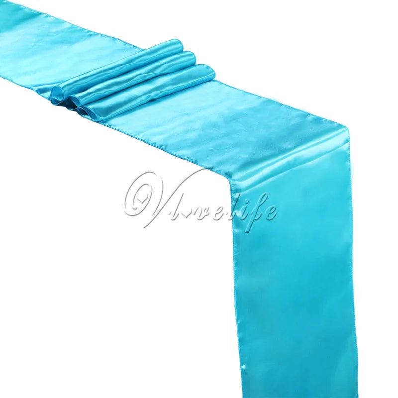 nappe table satin mariage événement extérieur banqueterie couleur or argent violet rouge festive