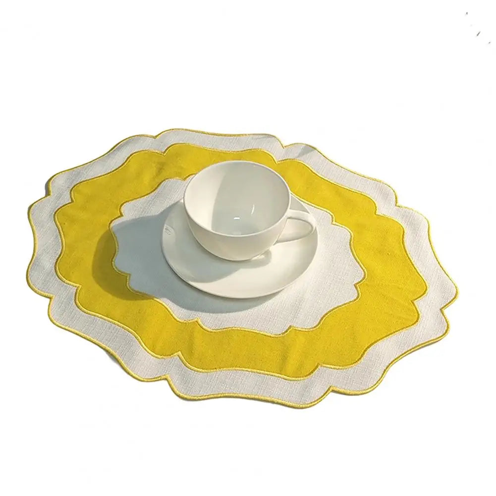 set table vert rustique motifs concentriques bords ondulés infroissable respectueux environnement
