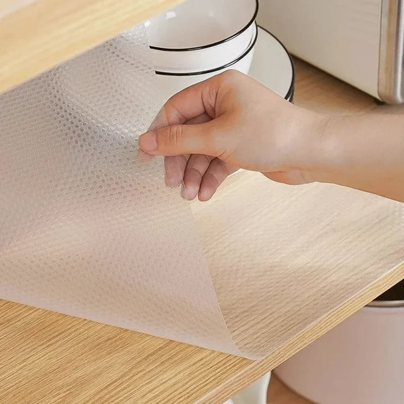 tapis protection meuble moderne adhésif blanc translucide points réguliers respectueux environnement 30x150cm