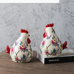 statue artisanale poulet couleur variée fleurs papillons décorative maison blanc rouge bleu verte jaune