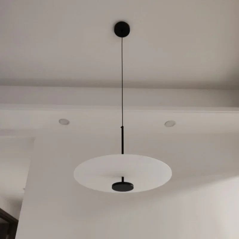 lampe suspendue moderne minimaliste noir blanc câble douille led 10mètres carrés interrupteur bouton