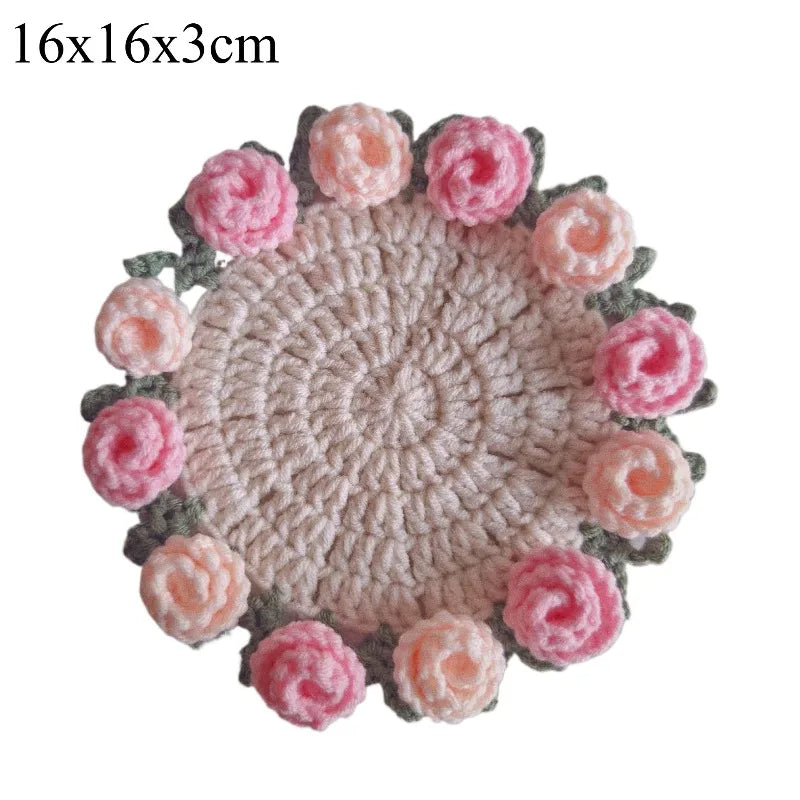 coussin crocheté motif floral artisanal couleur rouge rose orange jaune violet