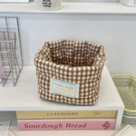 panier rangement rose clair bleu clair jaune clair marron clair carreaux blancs minimaliste imperméable