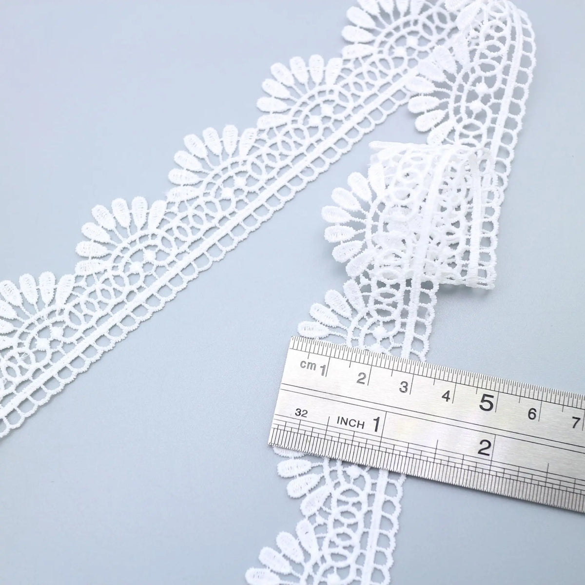 ruban dentelle motif floral blanc largeur 3cm polyester soluble eau mariage décoration classique élégante