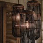 Suspension lumineuse raphia tressé rustique noir beige salon boho chic