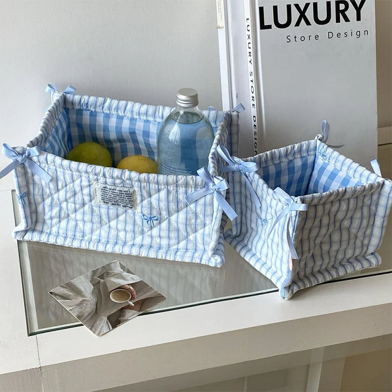 panier rangement tissu bleu clair rayures horizontales classique réutilisable rangement cosmétiques décoration