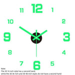 horloge murale moderne minimaliste vert lumineux noir doré numéros relief fond obscur quartz aiguille