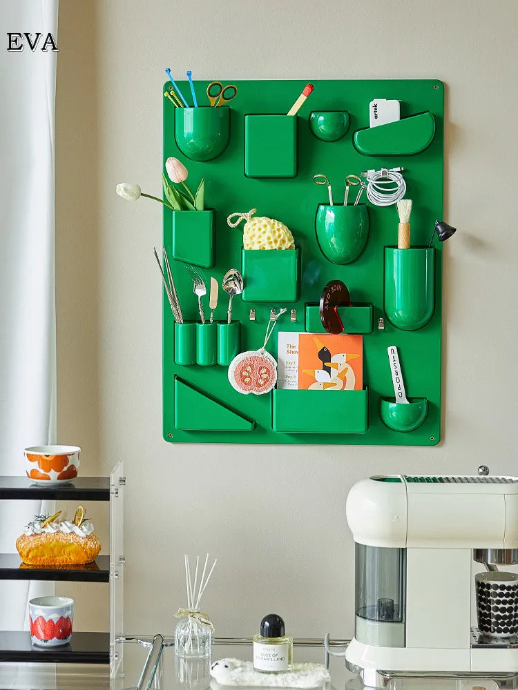 panneau rangement mural clips couleur beige vert blanc rouge noir moderne salon