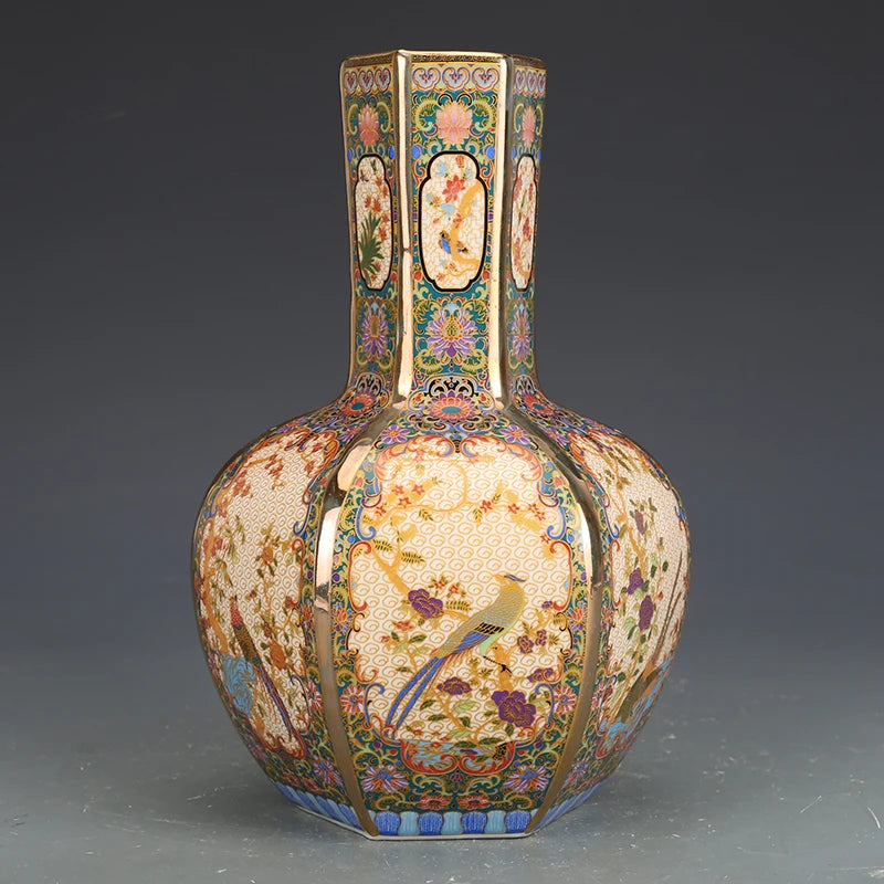 vase decoratif traditionnel porcelainne fleurs oiseaux motifs geometriques dorure couleurs vives deco intérieure