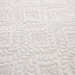 protège matelas imperméable blanc broderie florale classique lit chambre douce confortable