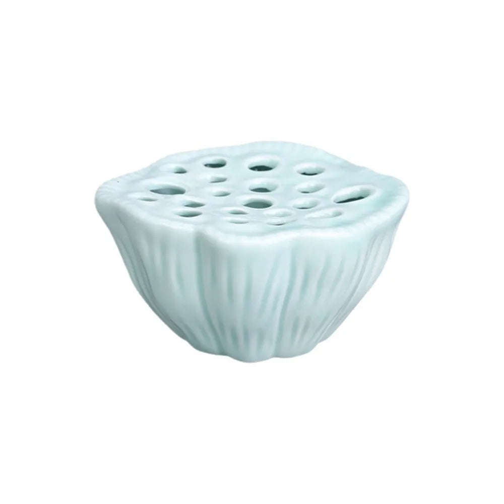 cache pot porcelaine bleu clair rose pâle vert pastel motifs perforations texture ondulée moderne