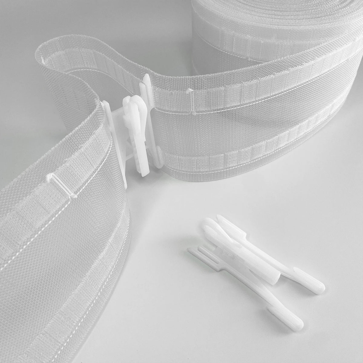 rideaux blancs rubans fins clips modernes accessoires voilages polonais fixations plastique haute qualité