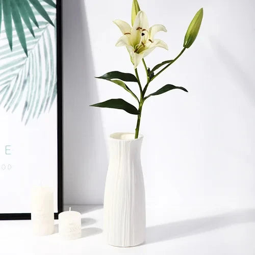 vases blancs modernes rayures horizontales rose pâle vert clair décoration intérieure minimalistes