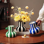 vase céramique rayures vert blanc rouge bleu jaune moderne poignée décoration maison