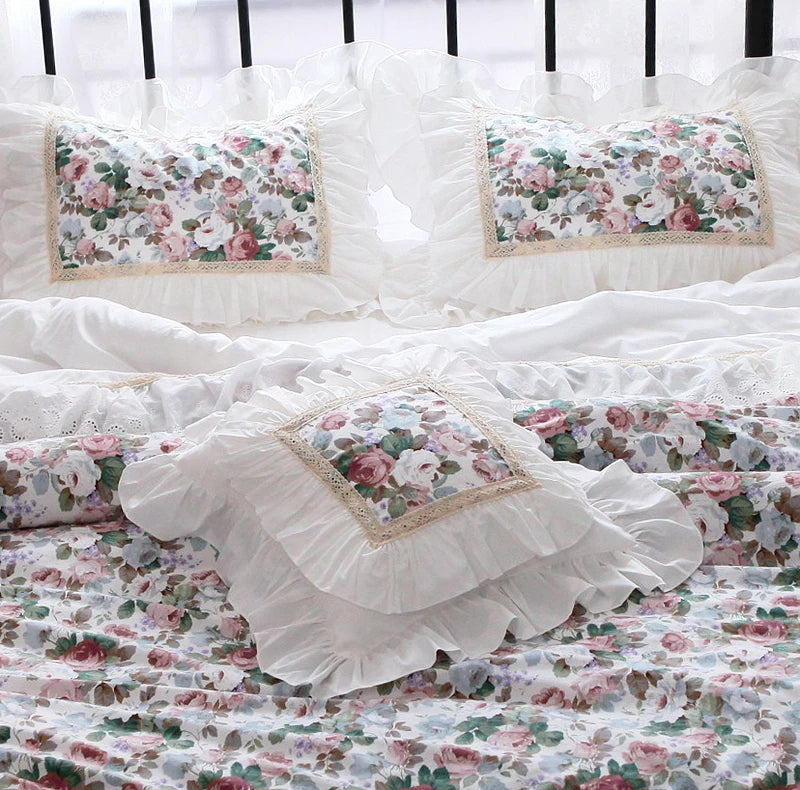 housses coussin fleur rose feuilles vertes vintage romantique opalescent adhésif rubans blancs coton carré