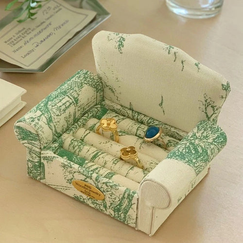 présentoir bijoux bois blanc toile jouy vintage bracelet bague montre or parfum livre portable
