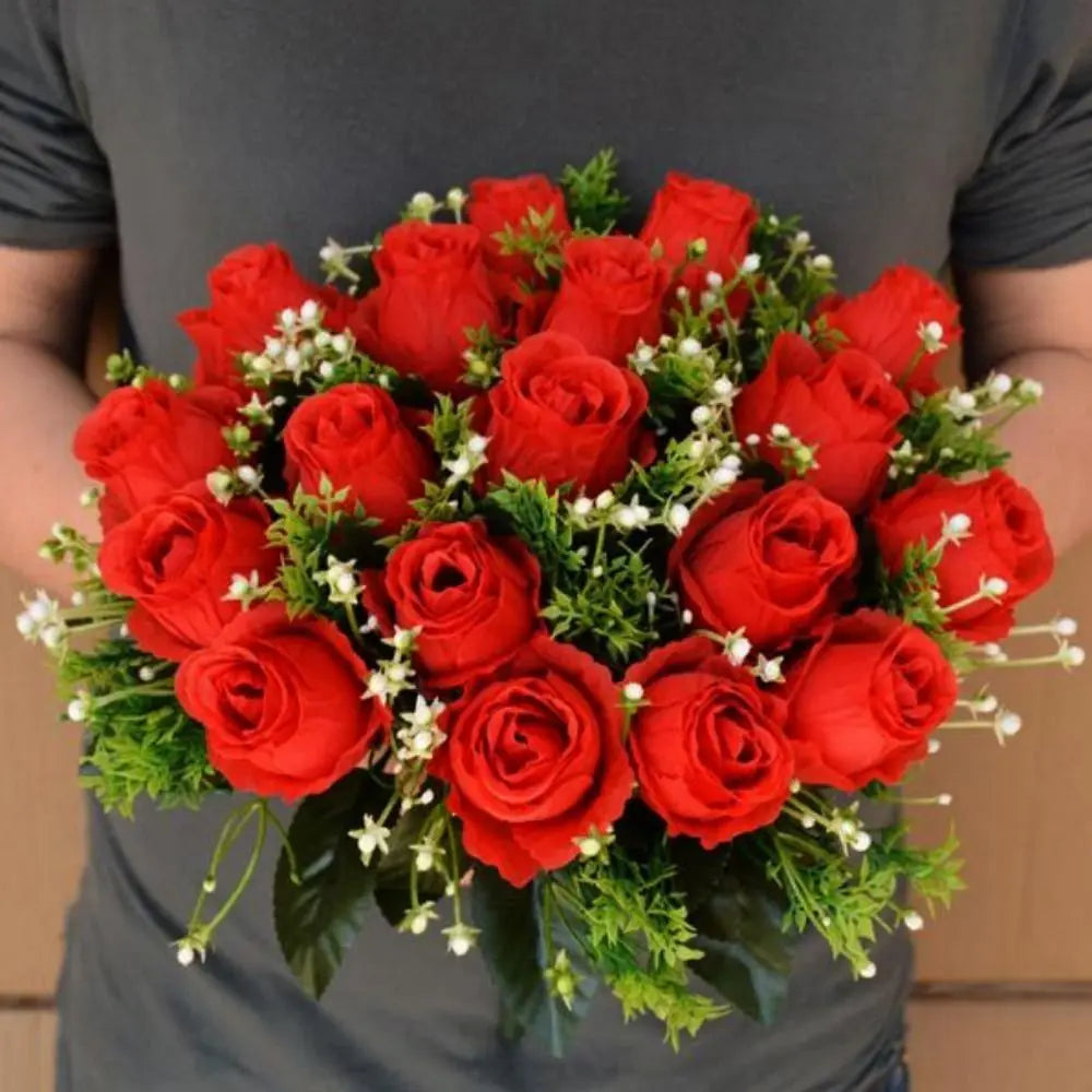 bouquet roses artificielles rouge orange bleu clair rose blanches intérieur décoration romantique classique anniversaire