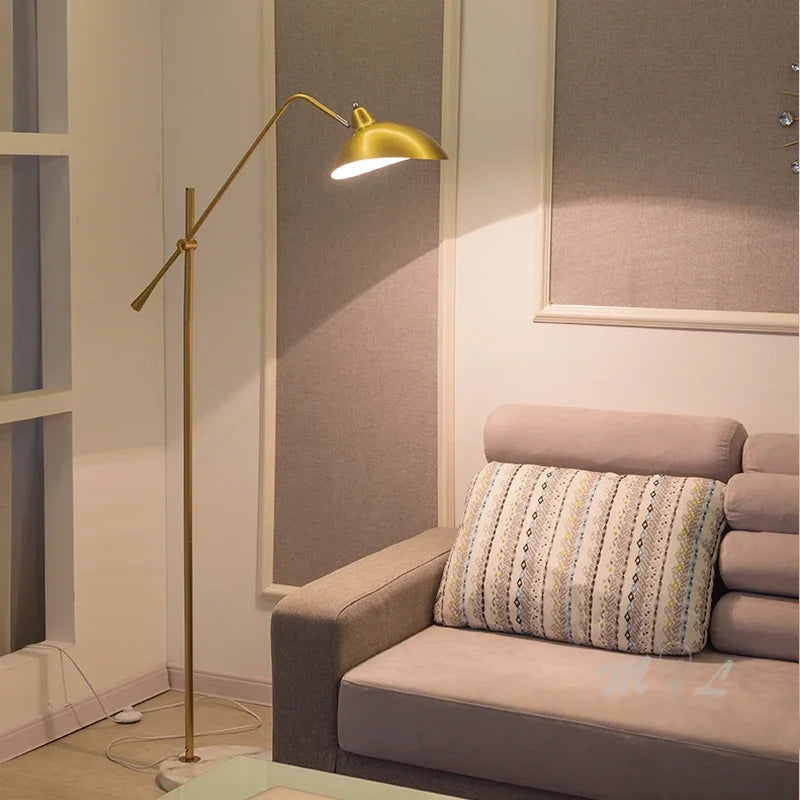 lampadaire sol moderne noir base marbre ajustable métal doré salon intérieur luxe