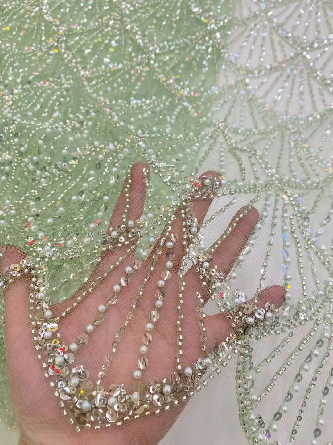 tissu dentelle luxe strass motif géométrique robe soirée mariage vert doré rose bleu