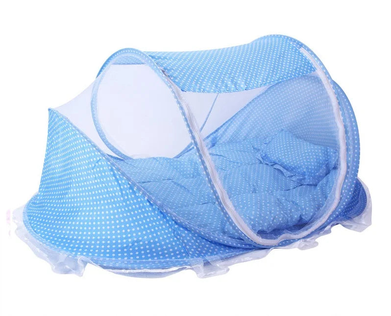 lit parapluie bébé ballons motifs franges transparent filet bleu rose matelas oreiller