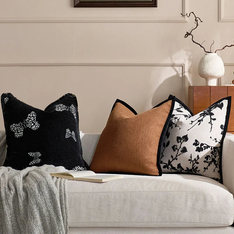 housse coussin carrée jacquard motif floral noir blanc décoration maison contemporain