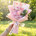 bouquet fleurs artificielles rose blanches hello kitty coeurs romantique décoration intérieur anniversaire mariage