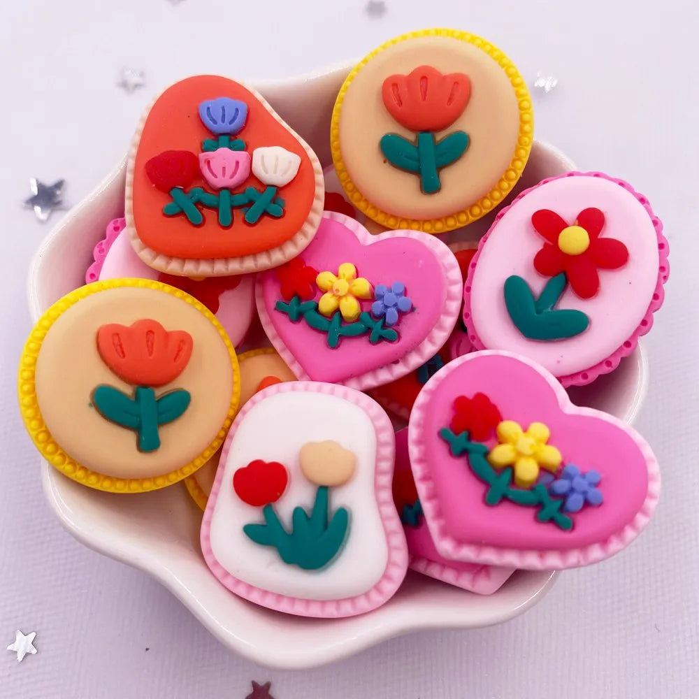 peinture résine kawaii biscuits décorés fleurs stylisées couleurs vives décorative enfantine bricolage scrapbooking