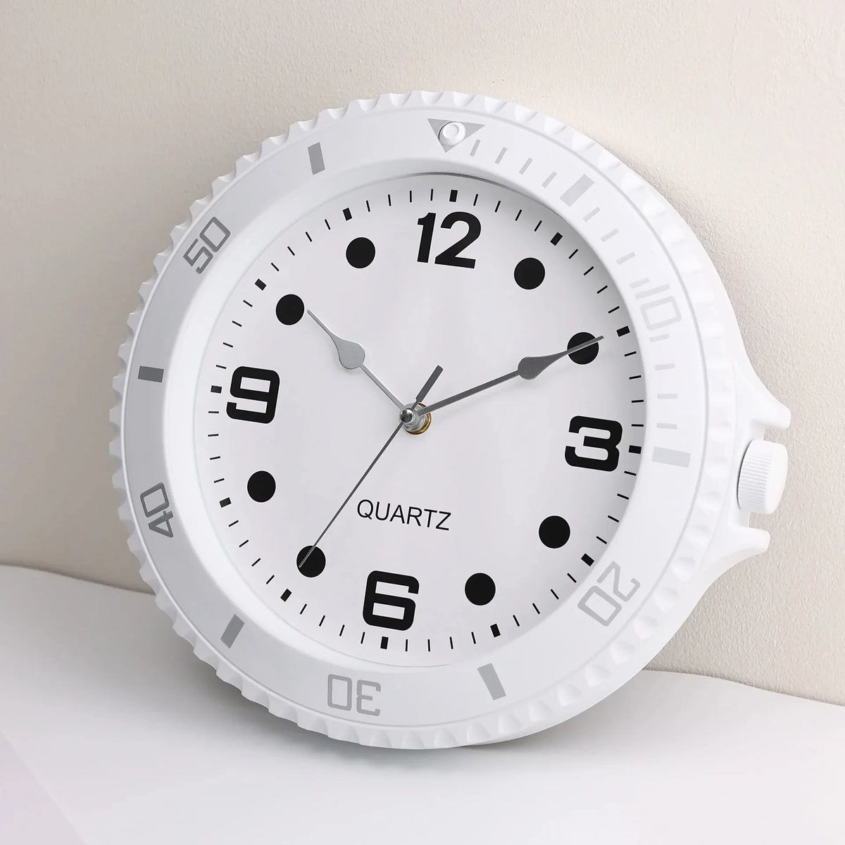 horloge murale moderne abstraite verte numéros blancs salon aiguille fixée