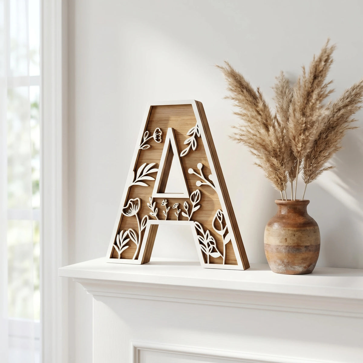 lettre decorative bois naturel blanc motif floral gravee artisanale decoration murale salon