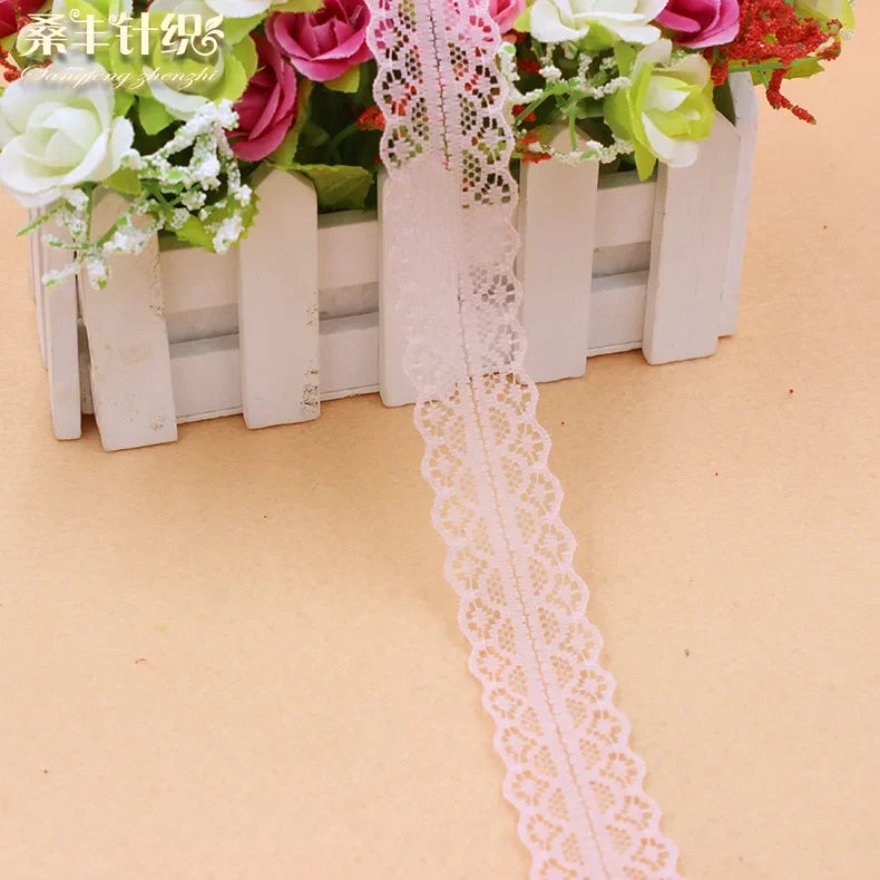 ruban dentelle 30mm violet rose orange bleu noir blanc motifs floraux classique polyester