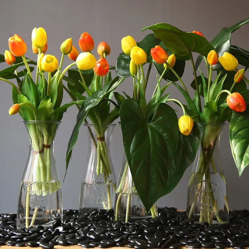 bouquet tulipes artificielles jaune orange rouge blanc décoration intérieure moderne vase verre anniversaire mariage