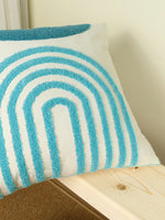 coussin brodé motif géométrique moderne blanc bleu décoratif salon voiture