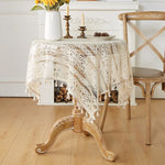 nappe rectangulaire beige dentelle fine motifs géométriques vintage tassellets blancs table hiver printemps été