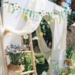 guirlande décorative florale couleurs vives camomille marguerite feuilles stylisées anniversaire enfant classe festive joyeuse