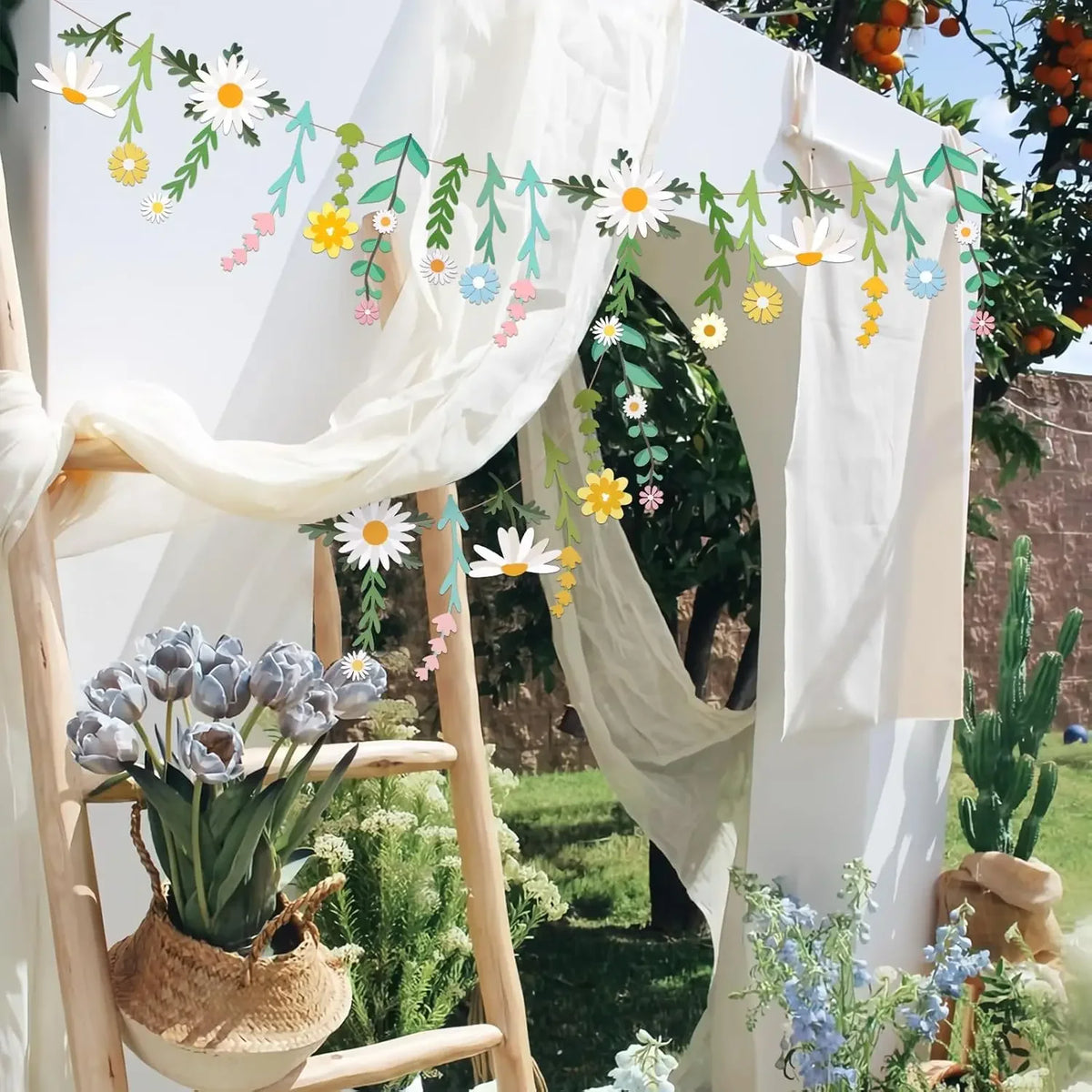 guirlande décorative florale couleurs vives camomille marguerite feuilles stylisées anniversaire enfant classe festive joyeuse
