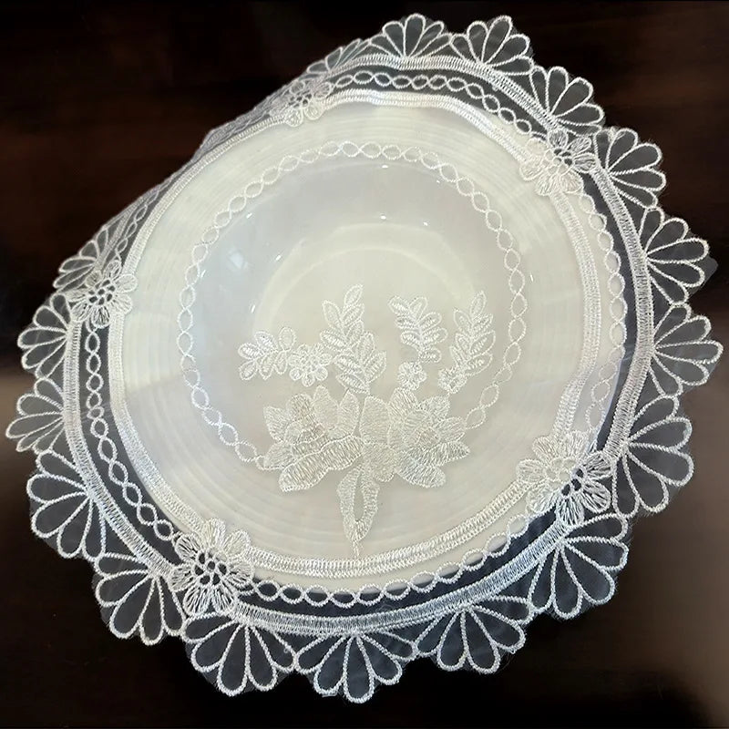 serviette table blanche broderie florale translucide classique décoration d'intérieur table restaurant