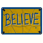 plaque métallique bleu jaune letters believe relief vintage décoratif clips fixations 20cm 30cm