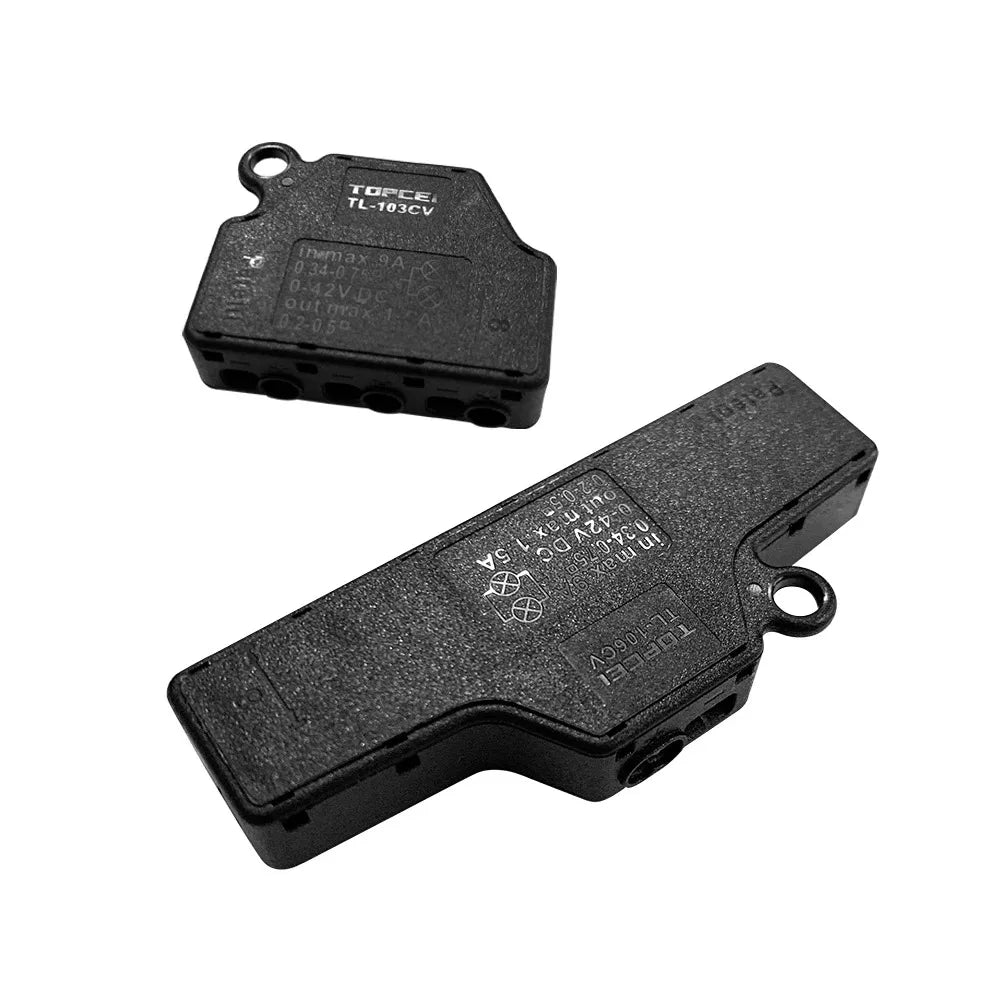 splitter câbles électrique ports noir câbles rouges fixations pratiques domestiques led