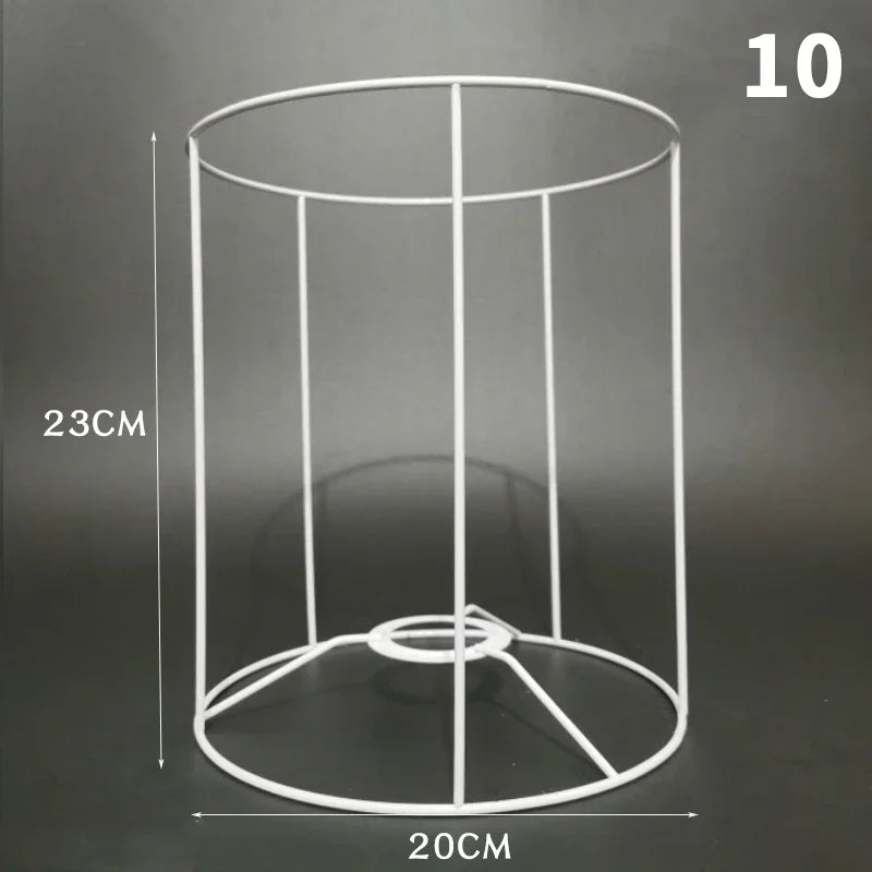 support lampe blanc grille métallique moderne cadre fer abat jour table décoration intérieur