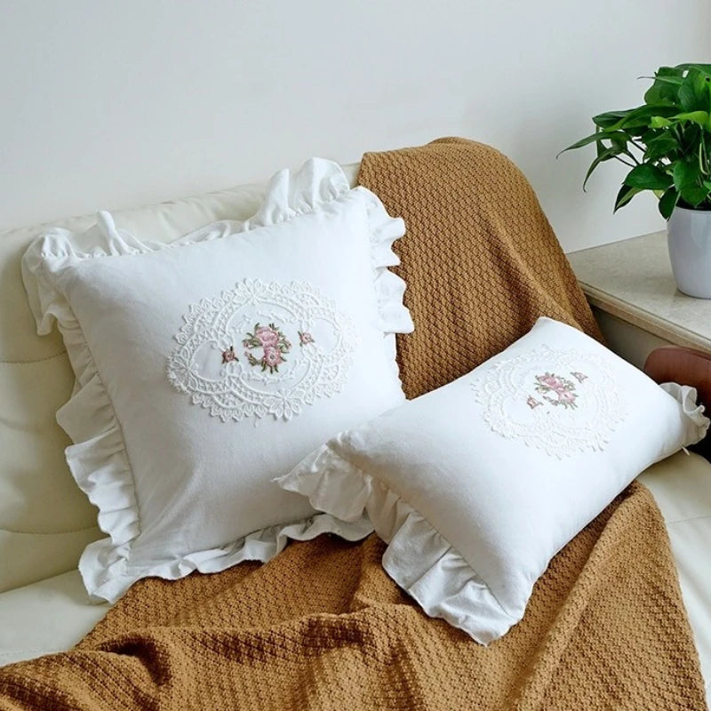 housse coussin brodé floral blanche vintage adhésif décoration maison sergé polyester coton élégant